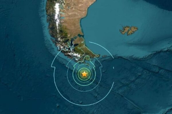 Alerta de tsunami tras un terremoto de magnitud 7,5 cerca de Chile y Argentina