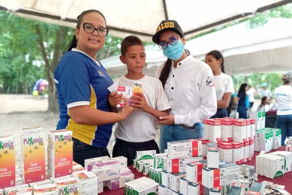 Comunidad estudiantil del municipio Roscio recibió Jornada médica integral