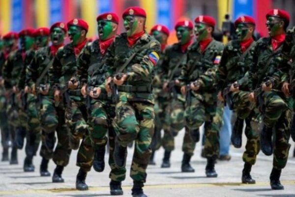 Pueblo rinde homenaje a la firmeza y el compromiso del Ejército venezolano