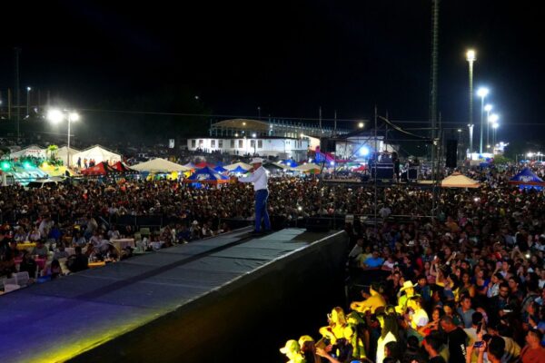 A casa llena se vivió el Gran Amanecer Llanero en las Fiestas Patronales de San Juan 2025