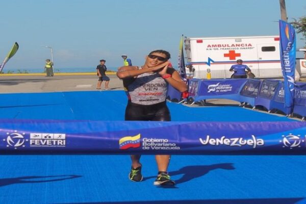 Triatlón venezolano compite este domingo en Copa Mundial de México