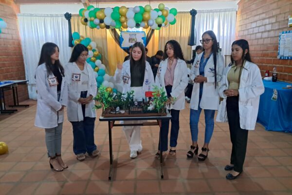 Estudiantes de Medicina Veterinaria de la Unerg presentaron proyectos científicos ecológicos
