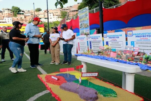 Jefe de Estado pide embellecer a las comunidades del país junto a la juventud