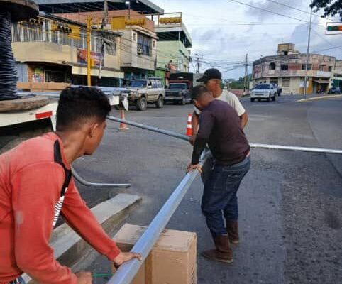 Plan de Electrificación avanza en la Av. Los Llanos