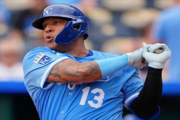 Salvador Pérez se acerca a los 300 jonrones en la MLB