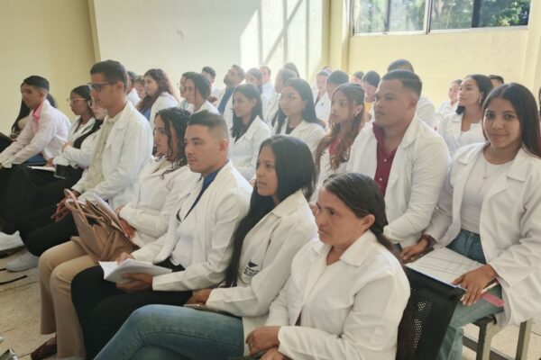 Más de 300 profesionales de la salud culminaron el Articulo 8 de la Ley del Ejercicio de la Medicina