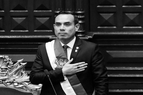 José Jerí asume como presidente interino de Perú