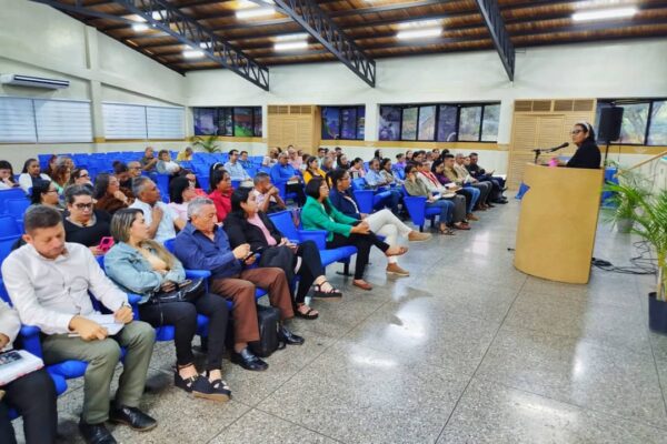 Unerg fortalece su vanguardia científica con la presentación de sus Líneas de Investigación Institucionales