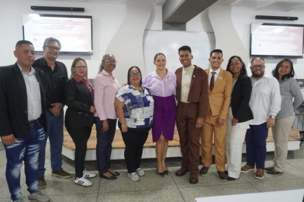 Unergistas socializaron Trabajos Especiales de Grado en Comunicación Social