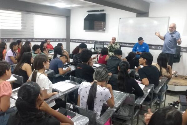 Cellunerg realizó foro clave para la defensa de la soberanía nacional