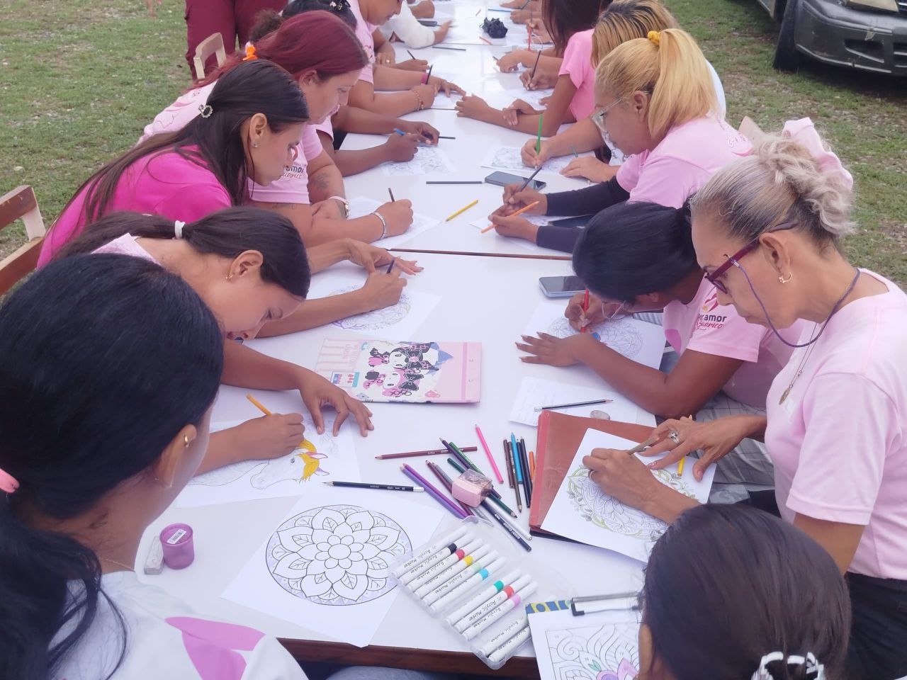 Cerrando el mes Rosa mujeres comparten momentos de Sanación, Arte y Hermandad
