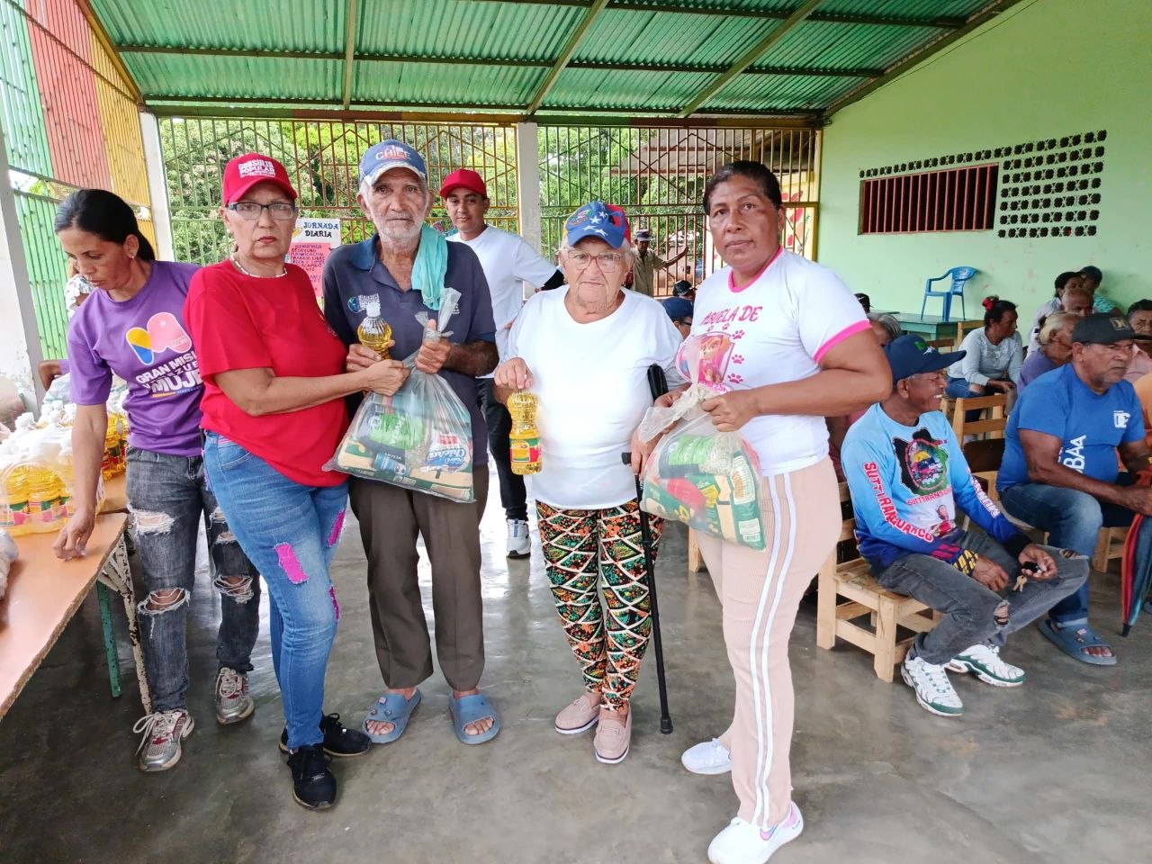 Más de 2 mil abuelos y abuelas de Chaguaramas son beneficiados con entrega de módulos de alimentación