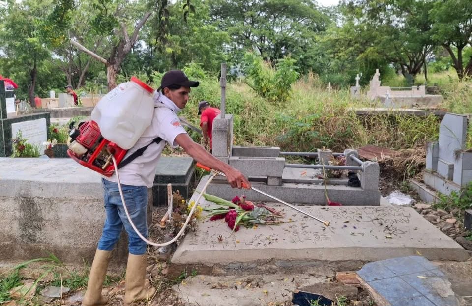 Gobierno Municipal del Orituco realiza jornada de saneamiento en el cementerio “Jardines del Orituco”