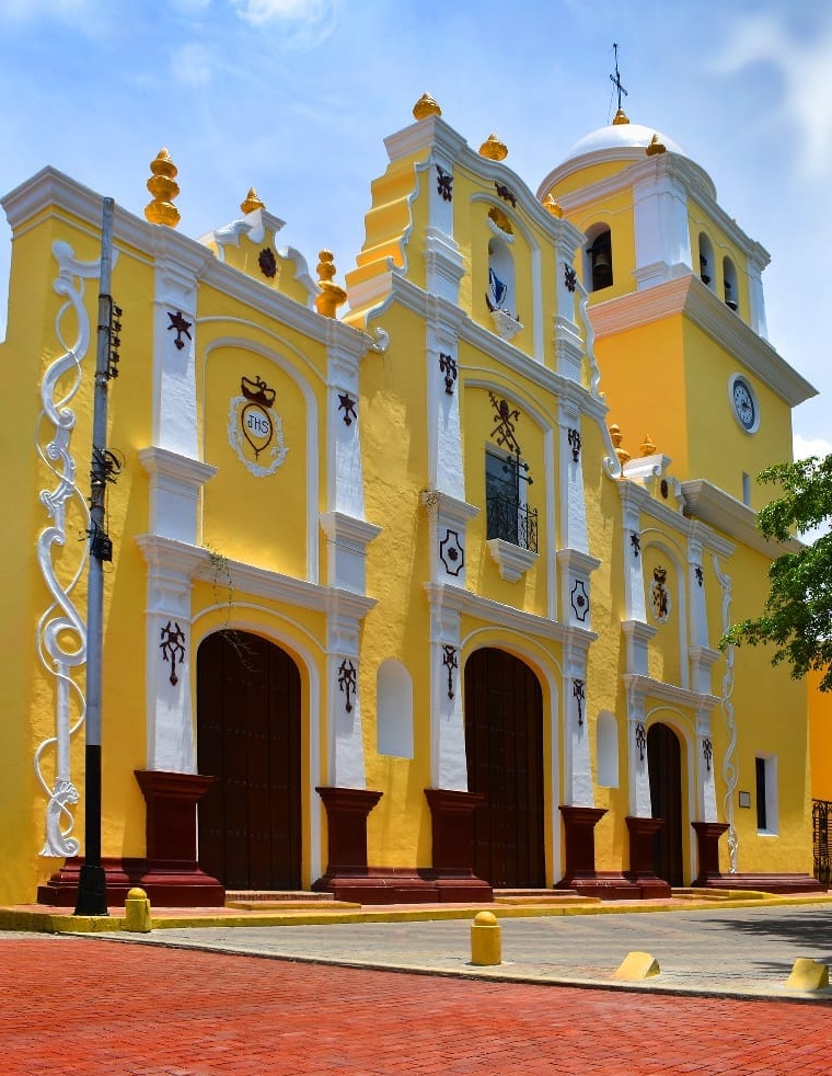 Plazas y Monumentos de Calabozo